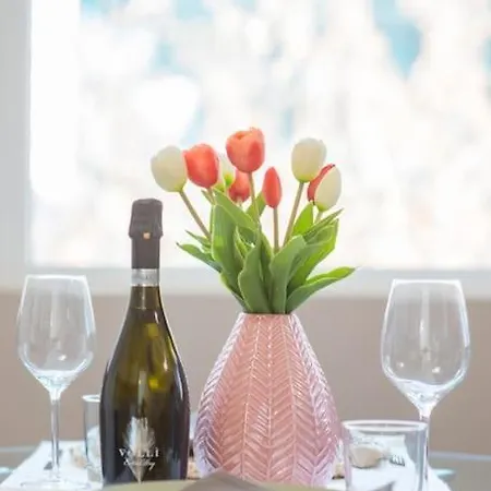 Διαμέρισμα Cozy Private Flat - Mm Marche 7 Min *