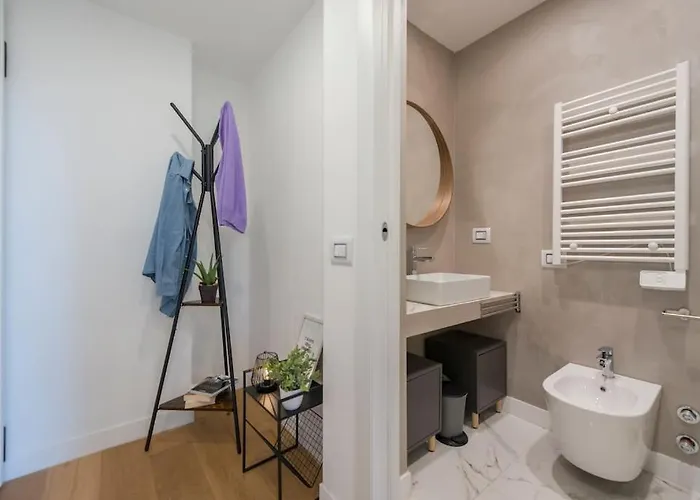 Cozy Private Flat - Mm Marche 7 Min شقة ميلان
