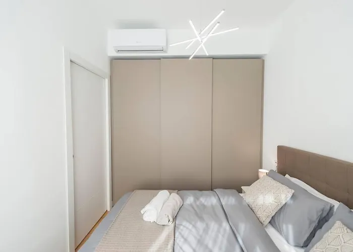 شقة Cozy Private Flat - Mm Marche 7 Min ميلان
