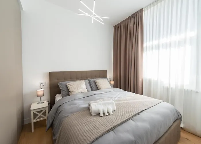 Cozy Private Flat - Mm Marche 7 Min * ميلان
