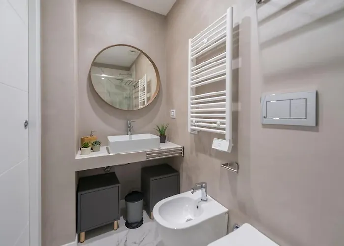 Cozy Private Flat - Mm Marche 7 Min ميلان